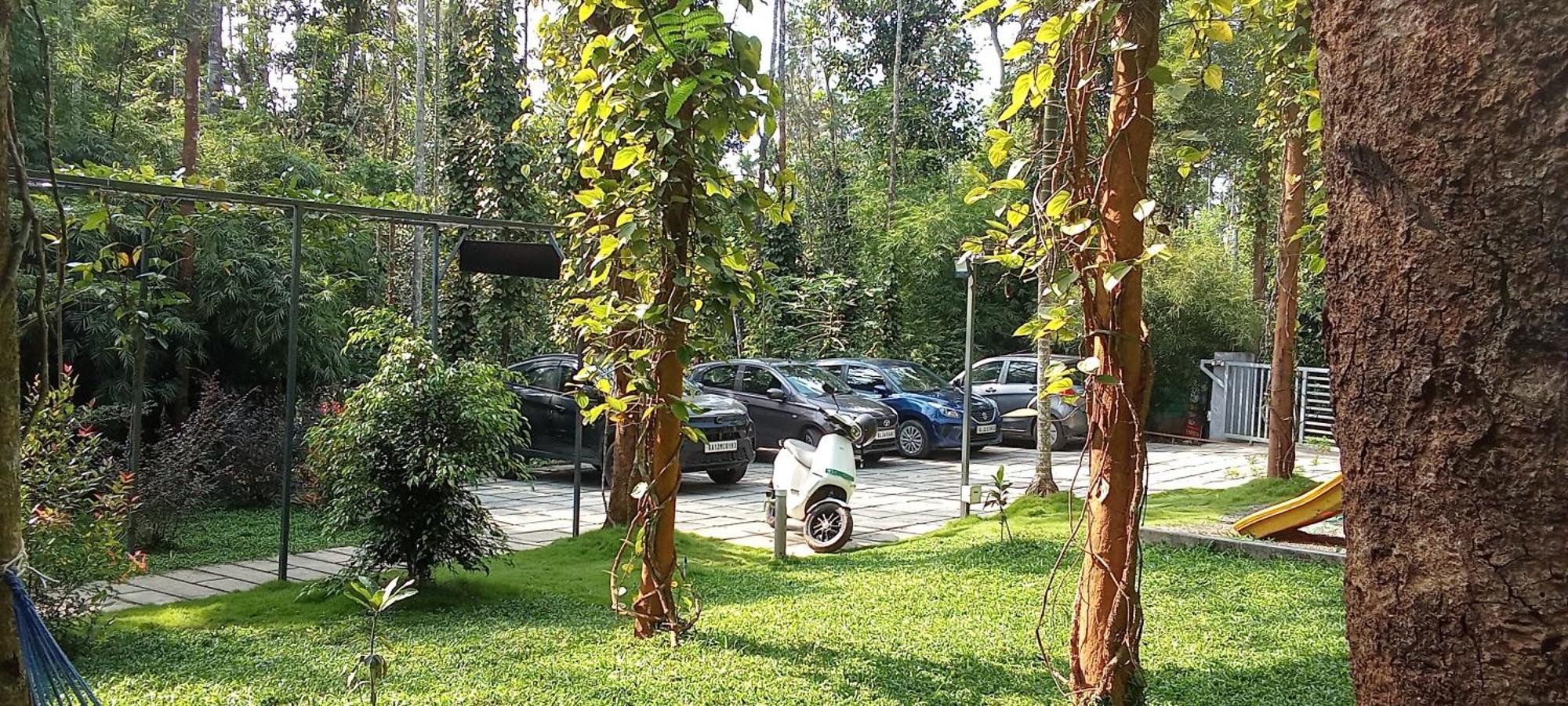 Le Vista Resort Sultan Bathery Buitenkant foto