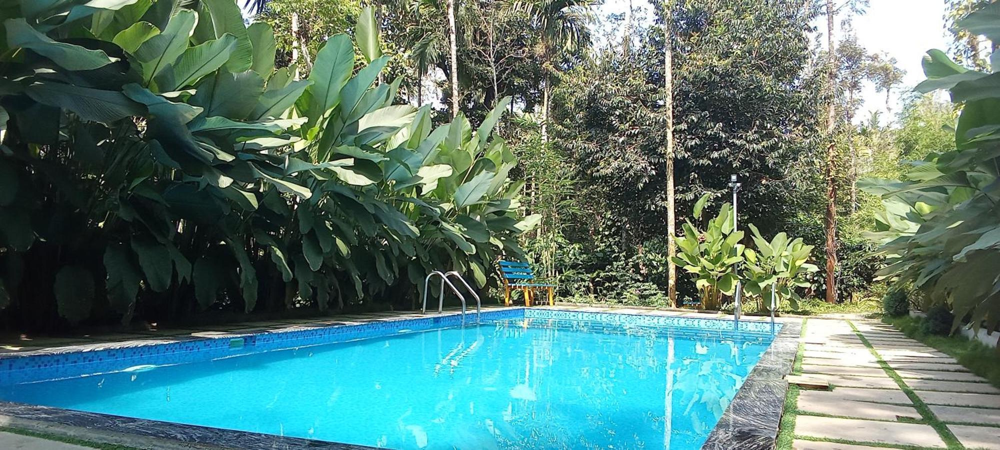 Le Vista Resort Sultan Bathery Buitenkant foto
